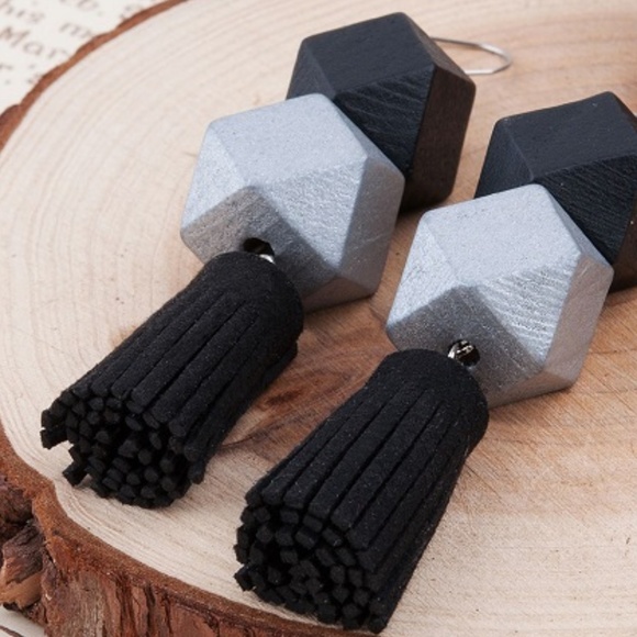 Jewelry - Hot 2019 Jumbo Cube Sexy Velvet Tassel Earrings